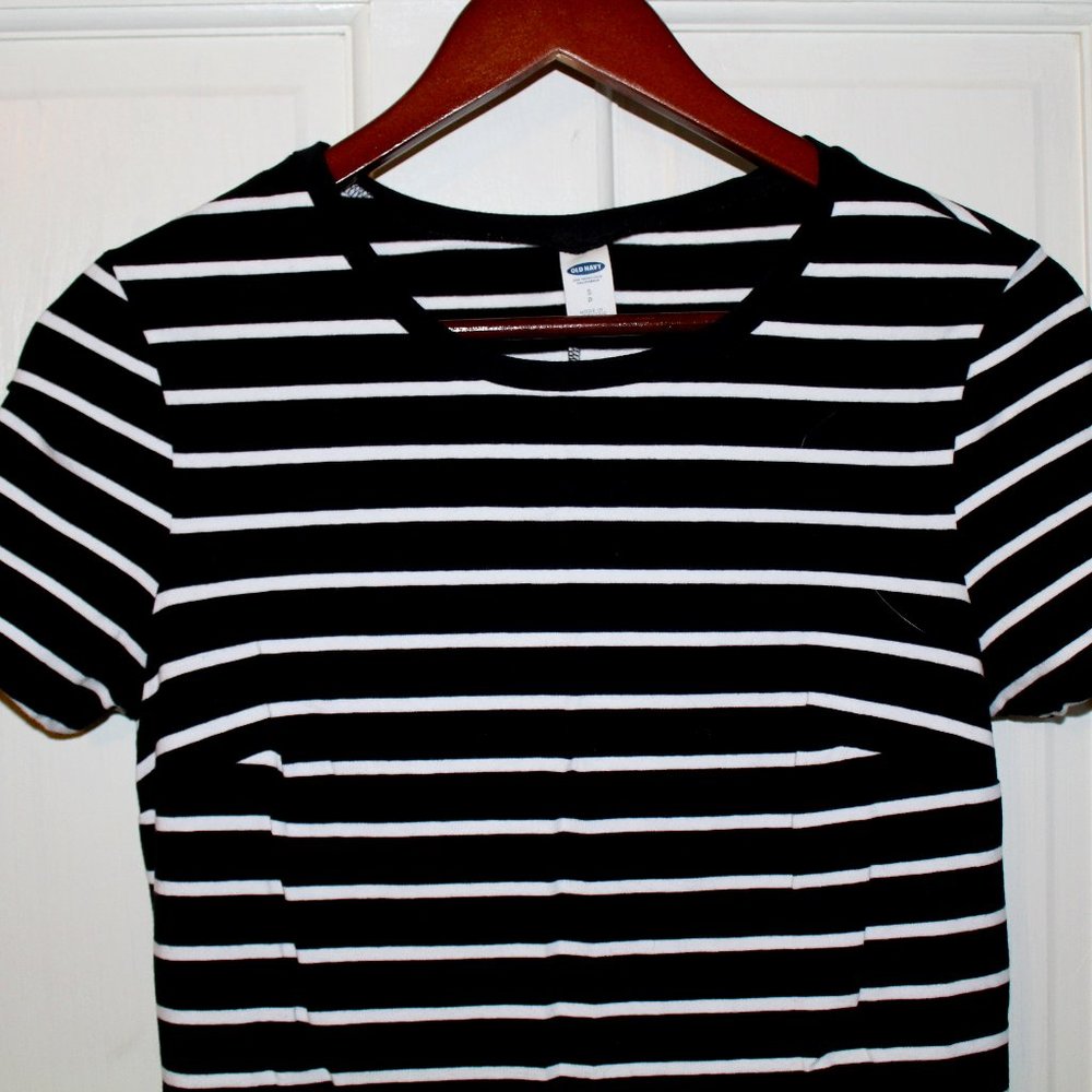 BLACK & WHITE STRIPED T-SHIRT DRESS - OLDNAVY SIZE SMALL